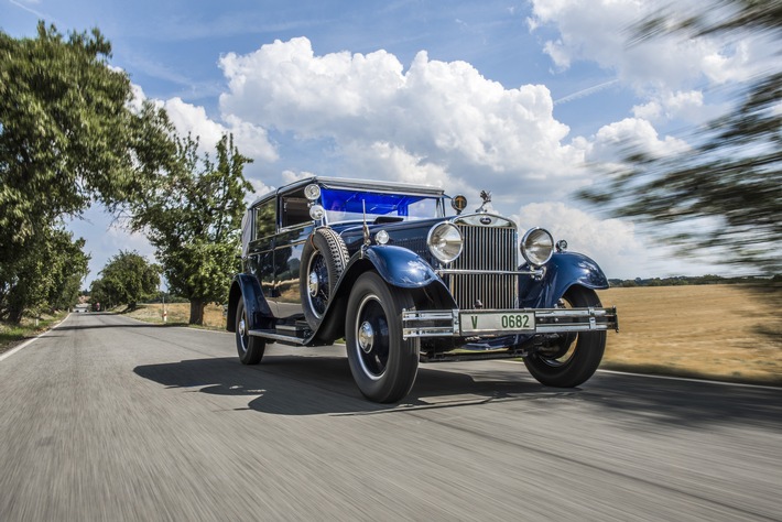 Blickfang im SKODA Museum: Topmodell SKODA 860 mit Achtzylindermotor erstrahlt in neuem Glanz (FOTO)