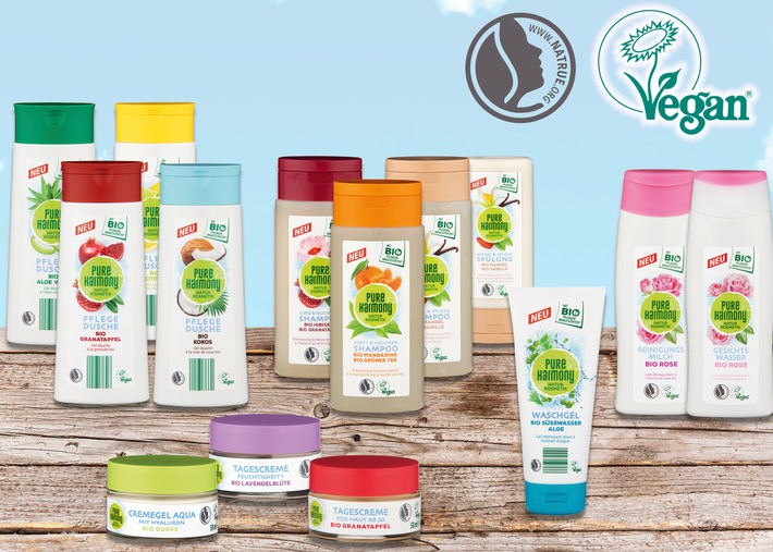 NORMA: Absolut natürlich und deshalb natürlich auch ohne Mineralöl und Mikroplastik - die Beauty- und Pflegeserie von PURE HARMONY / Fränkischer Discounter hat erstklassige Naturkosmetik im Regal (FOTO)