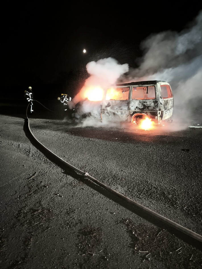 FW Celle: Fahrzeugbrand in Westercelle