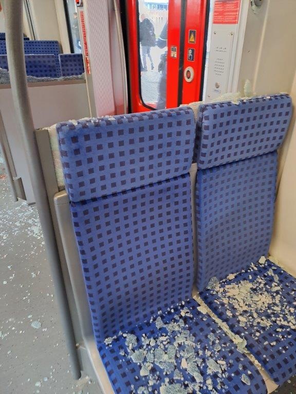 BPOL NRW: Bundespolizei nimmt 33-Jährigen nach Sachbeschädigung in S-Bahn in Gewahrsam