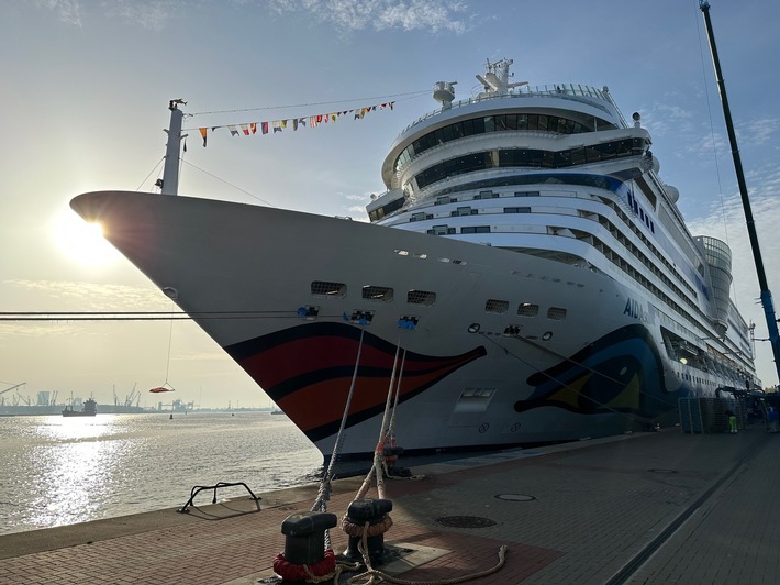 Aktuelle Pressemeldung: AIDA Cruises beendet erfolgreich Kreuzfahrtsaison in Warnemünde
