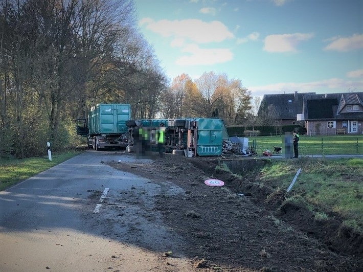 POL-PB: Lkw-Gespann blockiert Nordhagener Straße