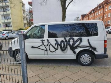 POL-HL: HL-St. Gertrud / Graffitischmierereien in Lübeck St. Gertrud - Polizei sucht Zeugen