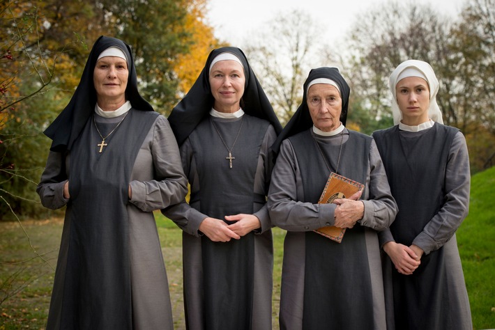 Suzanne von Borsody, Ann-Kathrin Kramer und Alina Levshin in ZDF-Tragikomödie "Das Kloster bleibt im Dorf" (FOTO)