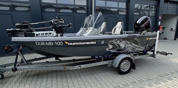 POL-KR: Unbekannte stehlen Motorboot in Hüls - Zeugen gesucht