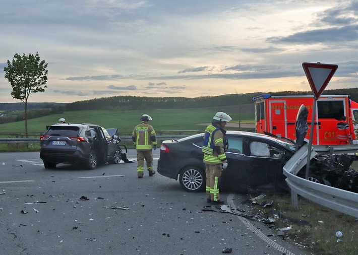 POL-HX: 60.000 Schaden bei Unfall auf der B 7