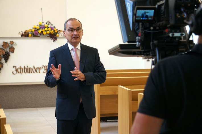 Neuapostolische Kirche führt Frauenordination ein