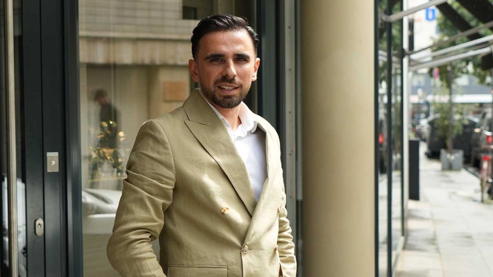 Abdullah Yalcin von Cologne Watch / Weiterer Text über ots und www.presseportal.de/nr/177719 / Die Verwendung dieses Bildes für redaktionelle Zwecke ist unter Beachtung aller mitgeteilten Nutzungsbedingungen zulässig und dann auch honorarfrei. Veröffentlichung ausschließlich mit Bildrechte-Hinweis. Abdullah Yalcin von Cologne Watch / Weiterer Text über ots und www.presseportal.de/nr/177719 / Die Verwendung dieses Bildes für redaktionelle Zwecke ist unter Beachtung aller mitgeteilten Nutzungsbedingungen zulässig und dann auch honorarfrei. Veröffentlichung ausschließlich mit Bildrechte-Hinweis.