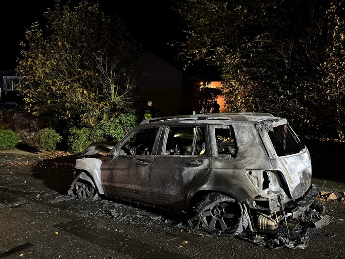 POL-RBK: Kürten - Pkw komplett ausgebrannt - Zeugensuche
