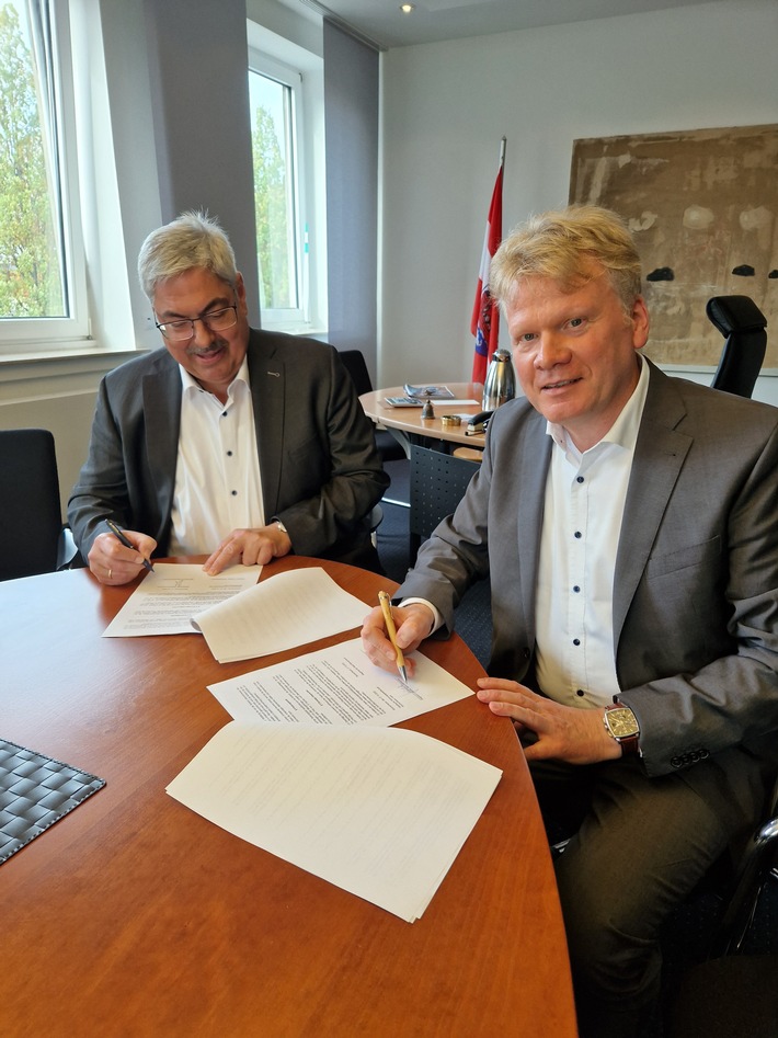 FW Bremerhaven: Weitere Warnsirenen für die Seestadt Bremerhaven - Stäwog und die Stadt Bremerhaven schließen Sirenenvertrag