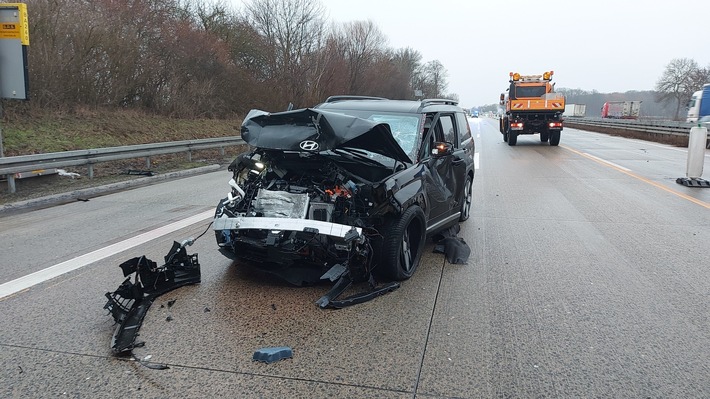 POL-HI: Verkehrsunfall auf der BAB 7 führt zu massiven Verkehrsbehinderungen