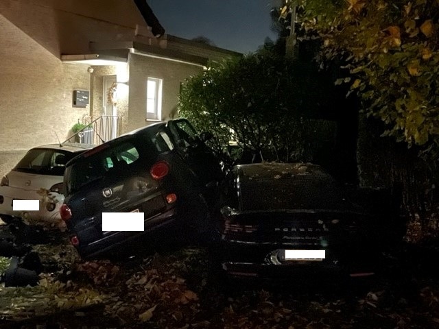 POL-DO: Einzelrennen - Porsche-Fahrer verliert Kontrolle über sein Auto