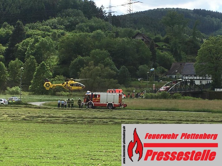 FW-PL: OT-Hilfringhausen. Fahrradunfall auf Brücke bei Hilfinghausen. Rettungshubschrauber im Einsatz