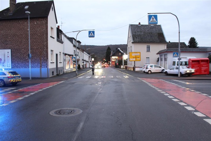 POL-PDMY: Bad Neuenahr. Fußgängerin auf Zebrastreifen angefahren