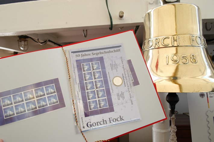 Deutsche Marine: Zum Geburtstag erhält die "Gorch Fock" eine Sonderbriefmarke und Münze