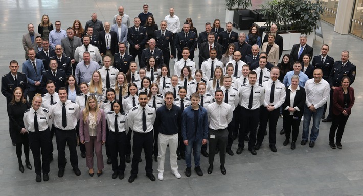 POL-OF: 51 neue Kolleginnen und Kollegen im Polizeipräsidium Südosthessen begrüßt