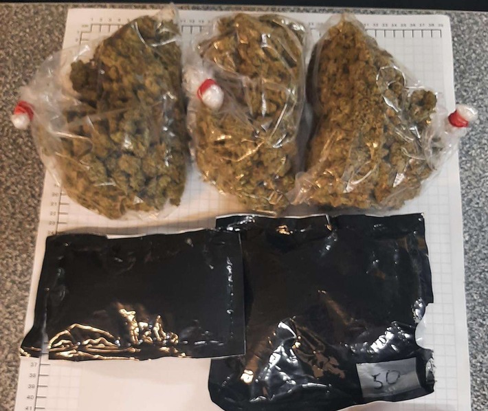 BPOL NRW: Mit über 400 Gramm Cannabis im Gepäck - Bundespolizei stellt 22-Jährigen