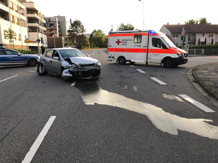 POL-PDLD: Landau - zwei Leichtverletzte bei Verkehrsunfall