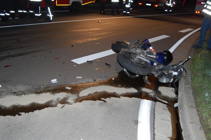 POL-PDKL: Verkehrsunfall, Motorradfahrer schwer verletzt