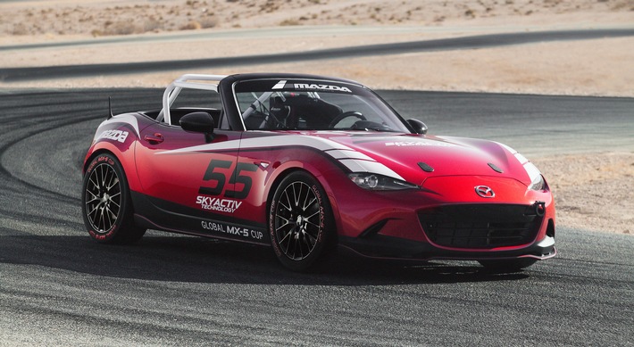 Neues "Friends of MX-5" Programm für alle Fahrer und Fans der Mazda Roadster-Ikone