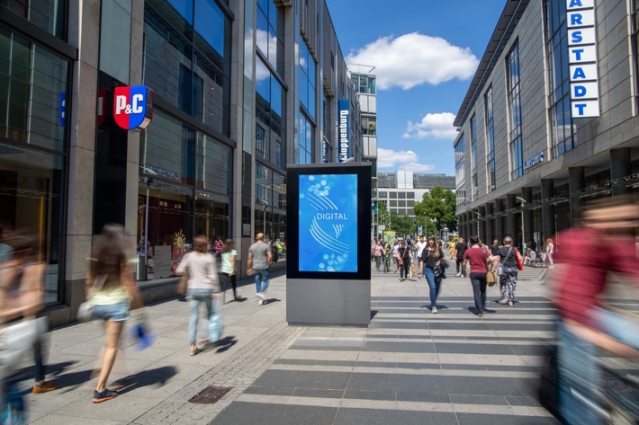 Dresden wird digital – WallDecaux bringt erstmals Digital Out of Home in die sächsische Elbmetropole