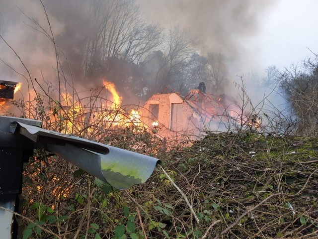 FW-MH: Vollbrand eines Einfamilienhauses in Mülheim-Saarn