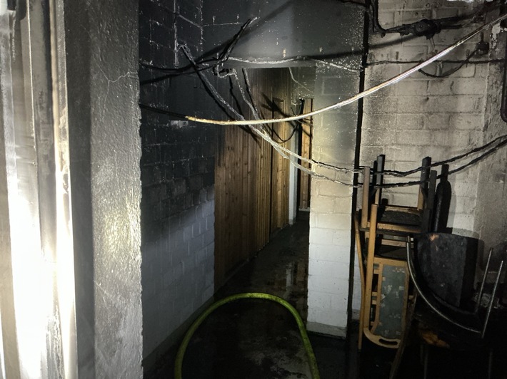 FW-BO: Kellerbrand in Querenburg