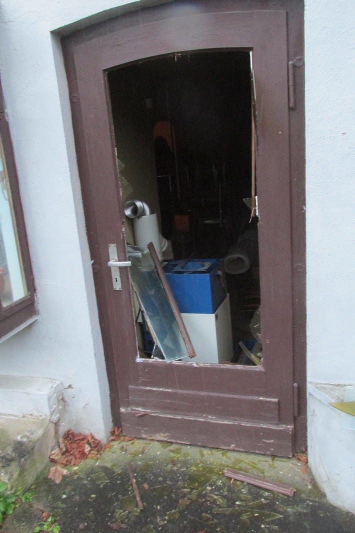 POL-HM: Einbruchsversuch in leerstehendem Mehrfamilienhaus