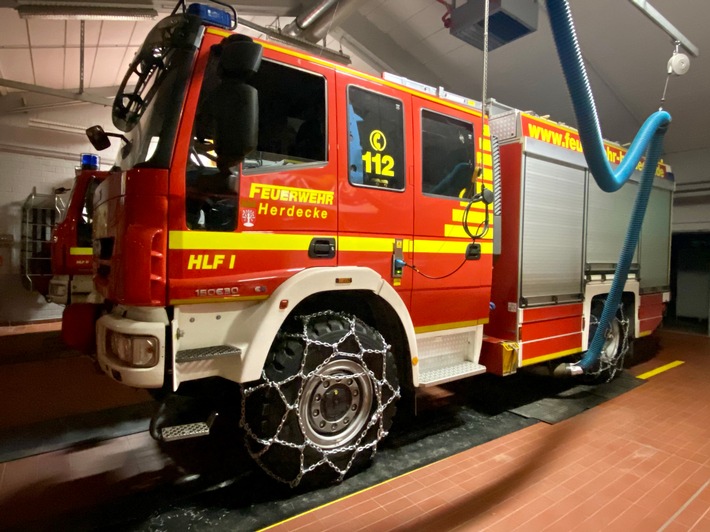 FW-EN: Feuerwehr auf Schneelage gut vorbereitet - 6 Einsätze und Wachbereitschaft seit 6 Uhr.