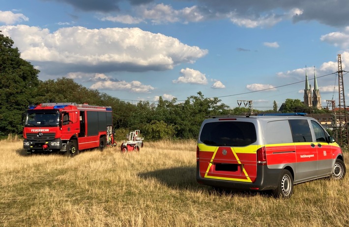 FW-OB: Böschungsbrand löste Großalarm bei der Feuerwehr Oberhausen aus