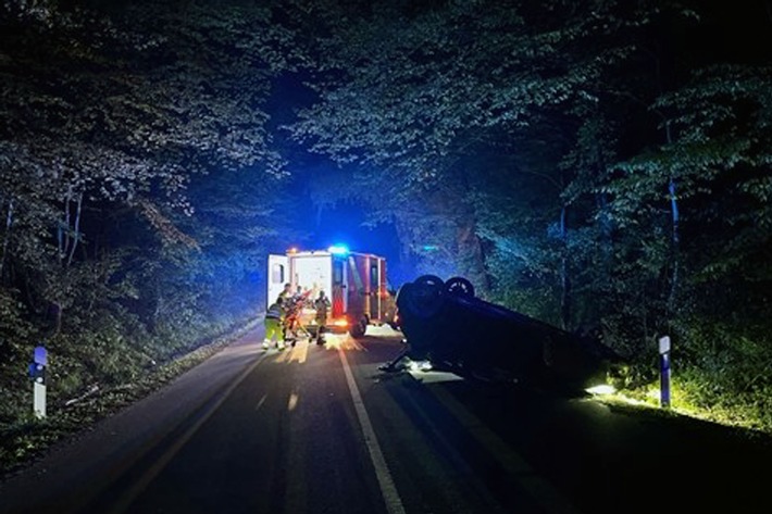 POL-ME: Alkoholisierter 19-Jähriger verunfallt - Velbert - 24040104