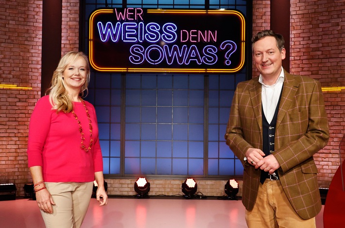 Das Erste: Hausbesuch: Die Ärzte Eckart von Hirschhausen und Franziska Rubin bei "Wer weiß denn sowas?"