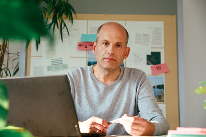 Subventionen für fossile Kraftwerke blockieren Speicher und Innovationen im Energiemarkt