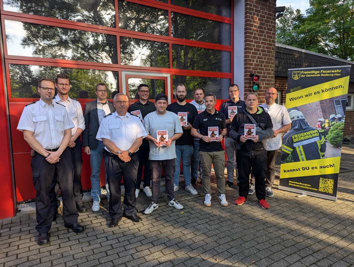 FW-KLE: Freiwillige Feuerwehr Bedburg-Hau begrüßt 14 neue Mitglieder - Werbeaktion zeigt großen Erfolg