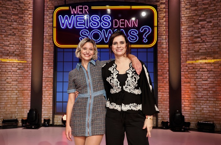 Nora Tschirner und Svenja Jung bei &quot;Wer weiß denn sowas?&quot; - Das Wissensquiz vom 22. bis 26. Mai 2023, um 18:00 Uhr im Ersten