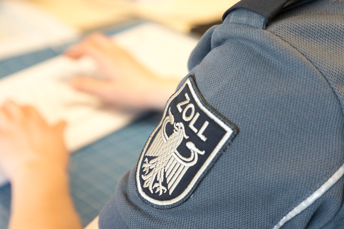 HZA-R: Zoll aus Furth im Wald deckt Schwarzarbeit in Sicherheitsfirma auf - Vermeintlicher Mitarbeiter wegen Beihilfe verurteilt