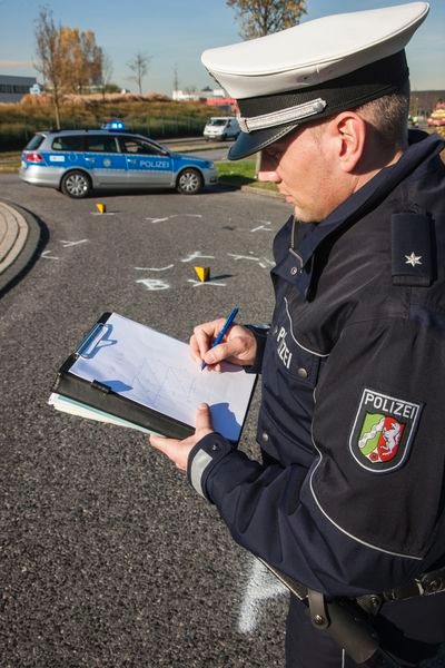 POL-REK: Radfahrerin schwer verletzt - Frechen