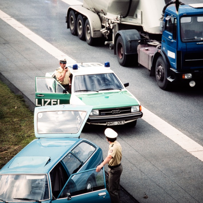 POL-SH: Blick auf eine bewegte Geschichte: Die Landespolizei Schleswig-Holstein wird 75