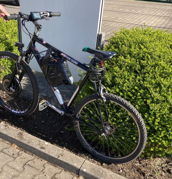 POL-DU: Meiderich: "Fahrradfahrer" mit nachgerüstetem Motor gestoppt