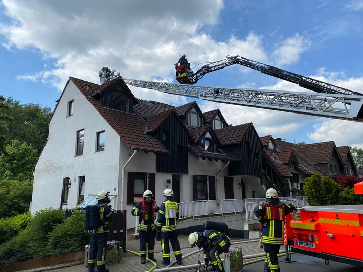 FW-MH: Dachstuhlbrand im Rumbachtal // Keine Verletzten