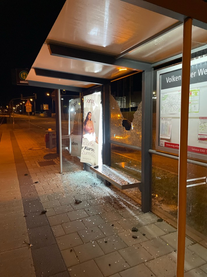 LPI-EF: Mehrere Wartehäuschen zerstört