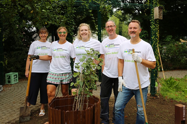 TIMOCOM bereichert Aktionstag mit Farbe, Obst und LKW