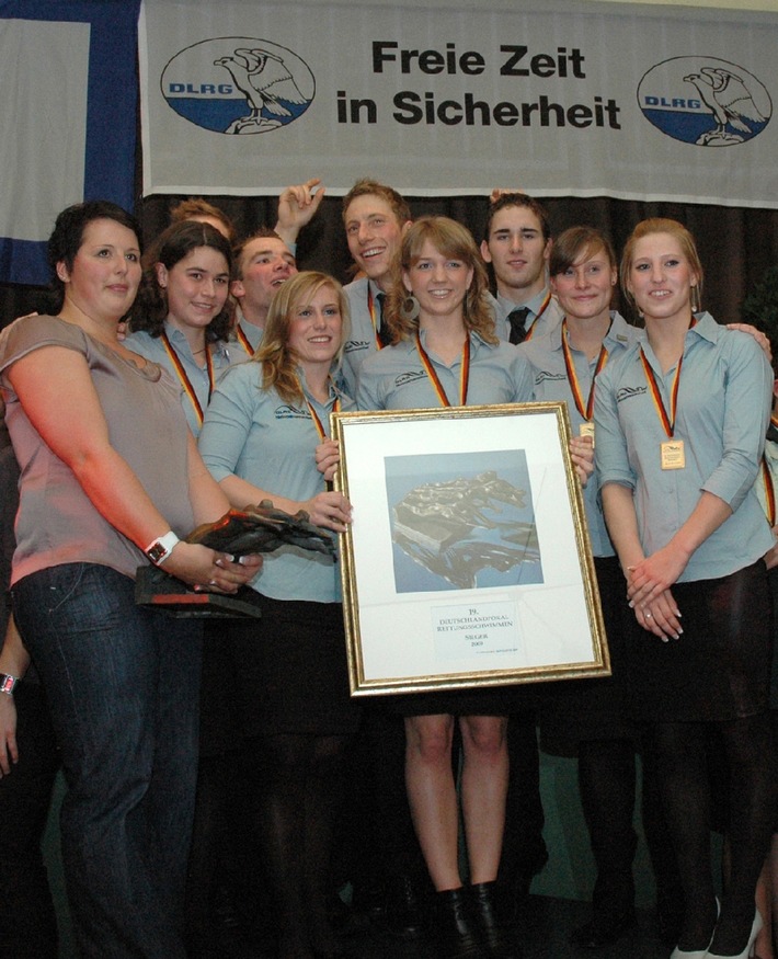 DLRG Nationalmannschaft verteidigt Deutschlandpokal im Rettungsschwimmer (mit Bild)