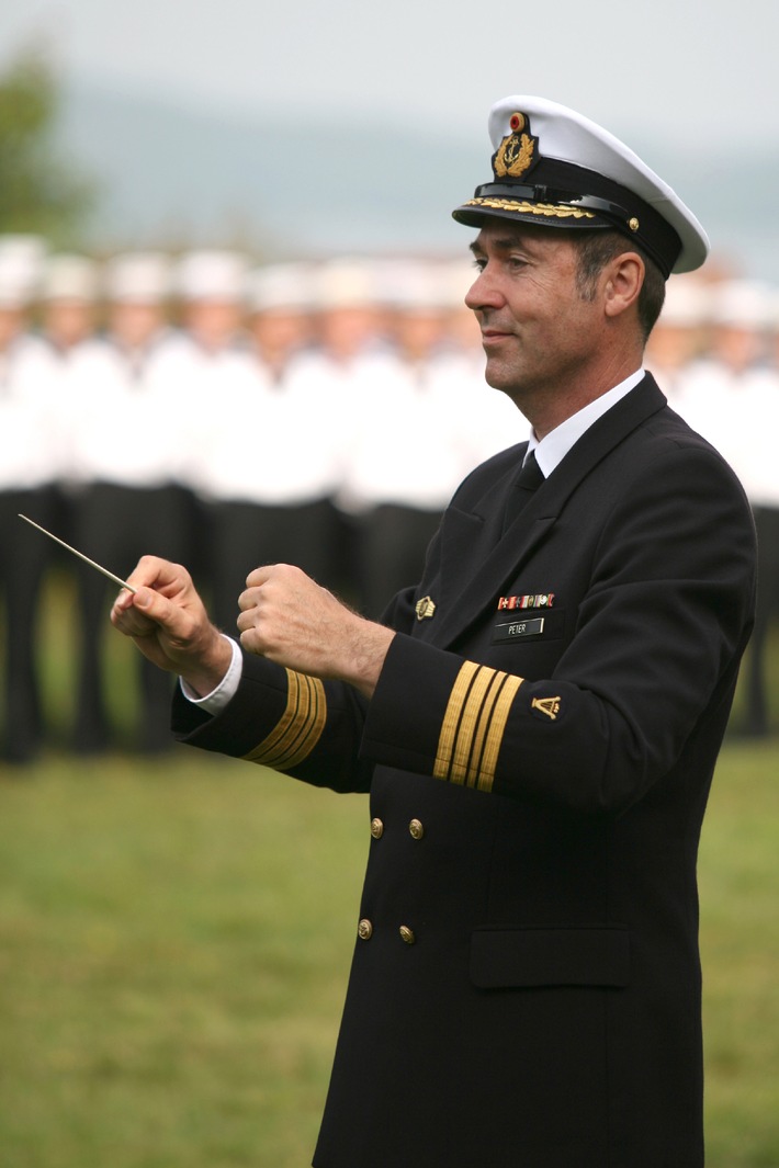 Nach 22 Jahren übergibt Leiter des Marinemusikkorps den Taktstock an seinen Nachfolger