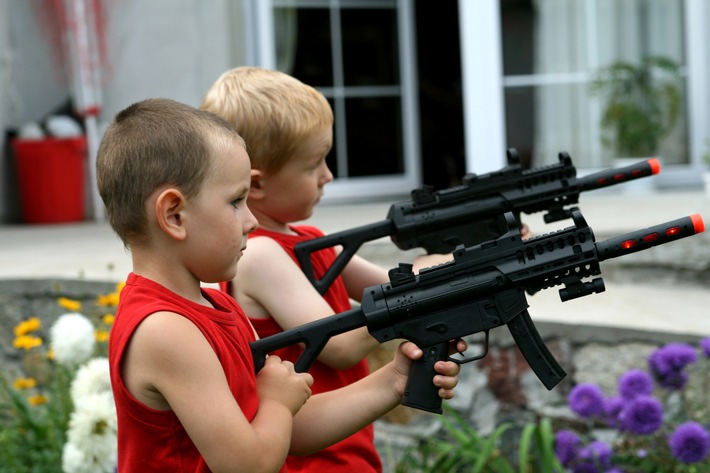&quot;Amerikas Waffen in Kinderhand&quot;: ZDFinfo-Doku zur Waffendebatte in den USA