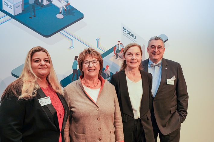 Sonja Steffen folgt Brigitte Zypries als Inkasso-Ombudsfrau - Branchenverband BDIU trifft sich in Leipzig zum Strategieforum