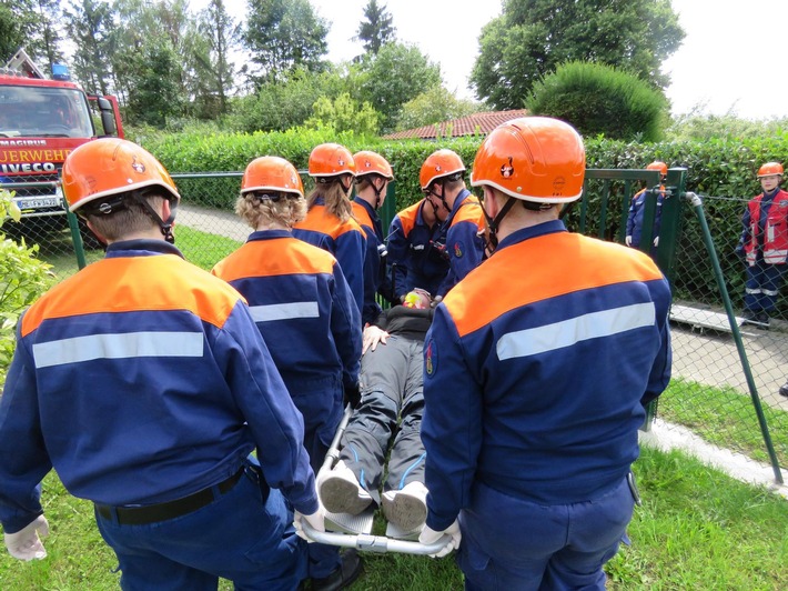 FW-Heiligenhaus: Jugendfeuerwehr übernimmt 24-Stunden die Einsatzbereitschaft (Meldung 19/2017)