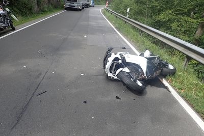 POL-PDKH: Motorradunfall im Kellenbachtal