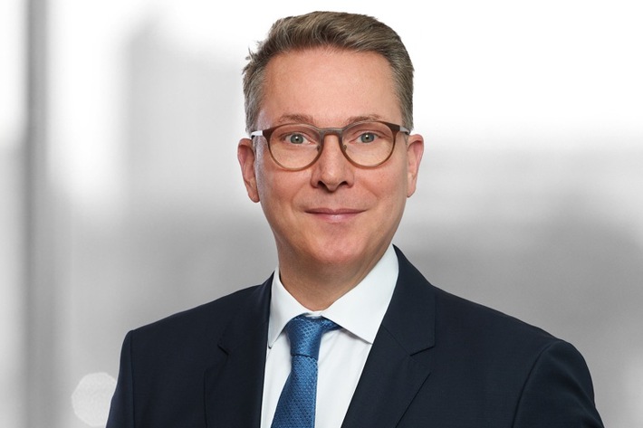 Pressemitteilung: Baker Tilly baut mit neuem Partner Tim Singbartl Audit & Advisory Team in Hamburg aus