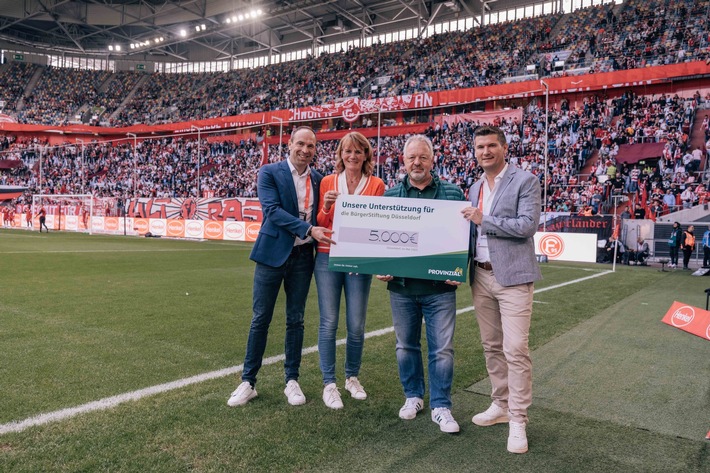 Fortuna-Fans und Provinzial spenden 5.000 Euro an die BürgerStiftung Düsseldorf